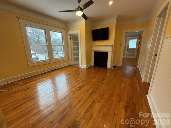 $1,750 | 318 North Academy Street, Mooresville, NC 28115