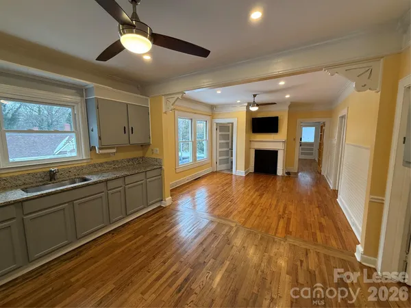 $1,750 | 318 North Academy Street, Mooresville, NC 28115