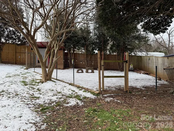 $1,750 | 318 North Academy Street, Mooresville, NC 28115