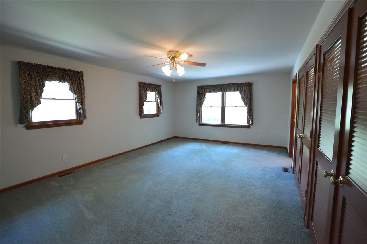 718 Bloomfield Road Traverse City, MI 49686 - Photo 41 of 82 1851260-40.JPG