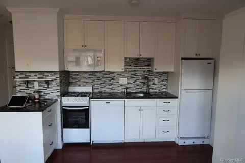 $179,000 | 28 Barker Street, Unit C2, Mount Kisco, NY 10549