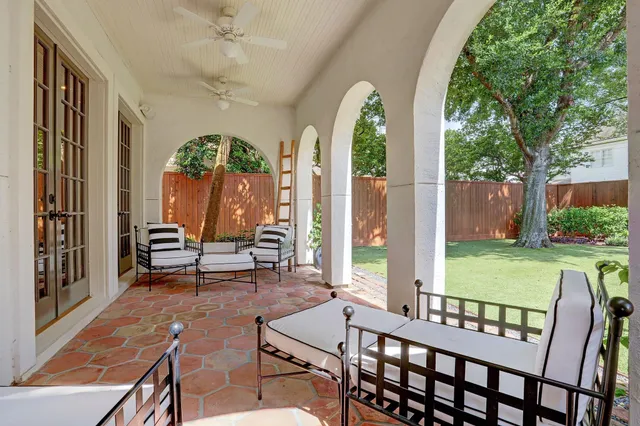 $9,500 | 3779 Robinhood Street, Houston, TX 77005