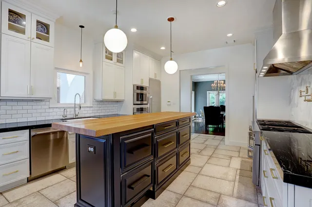 $9,500 | 3779 Robinhood Street, Houston, TX 77005