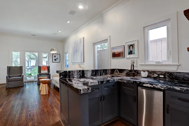 $9,500 | 3779 Robinhood Street, Houston, TX 77005