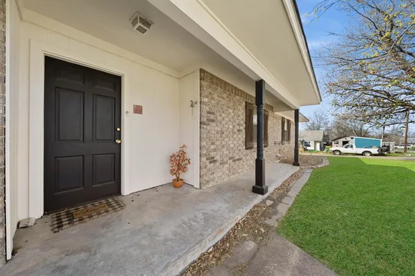 $219,500 | 502 South 8th Street, Valley Mills, TX 76689