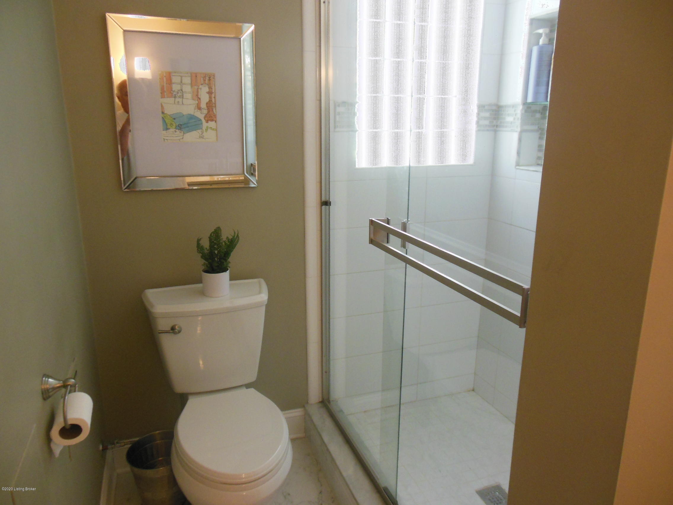 208 Blue Ridge Road Louisville, KY 40223 - Photo 8 of 19 DSCN5087