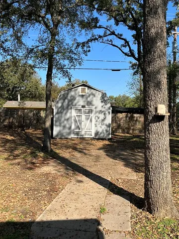 $2,400 | 501 Merrill Drive, Bedford, TX 76022