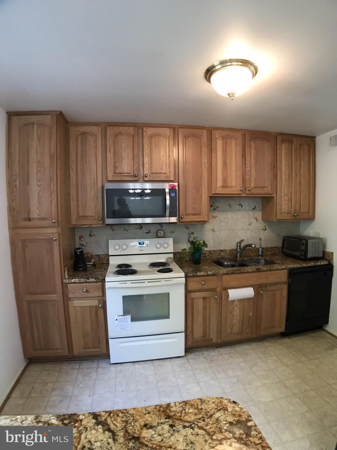 8300 Moline Place Springfield, VA 22153 - Photo 8 of 15 Kitchen