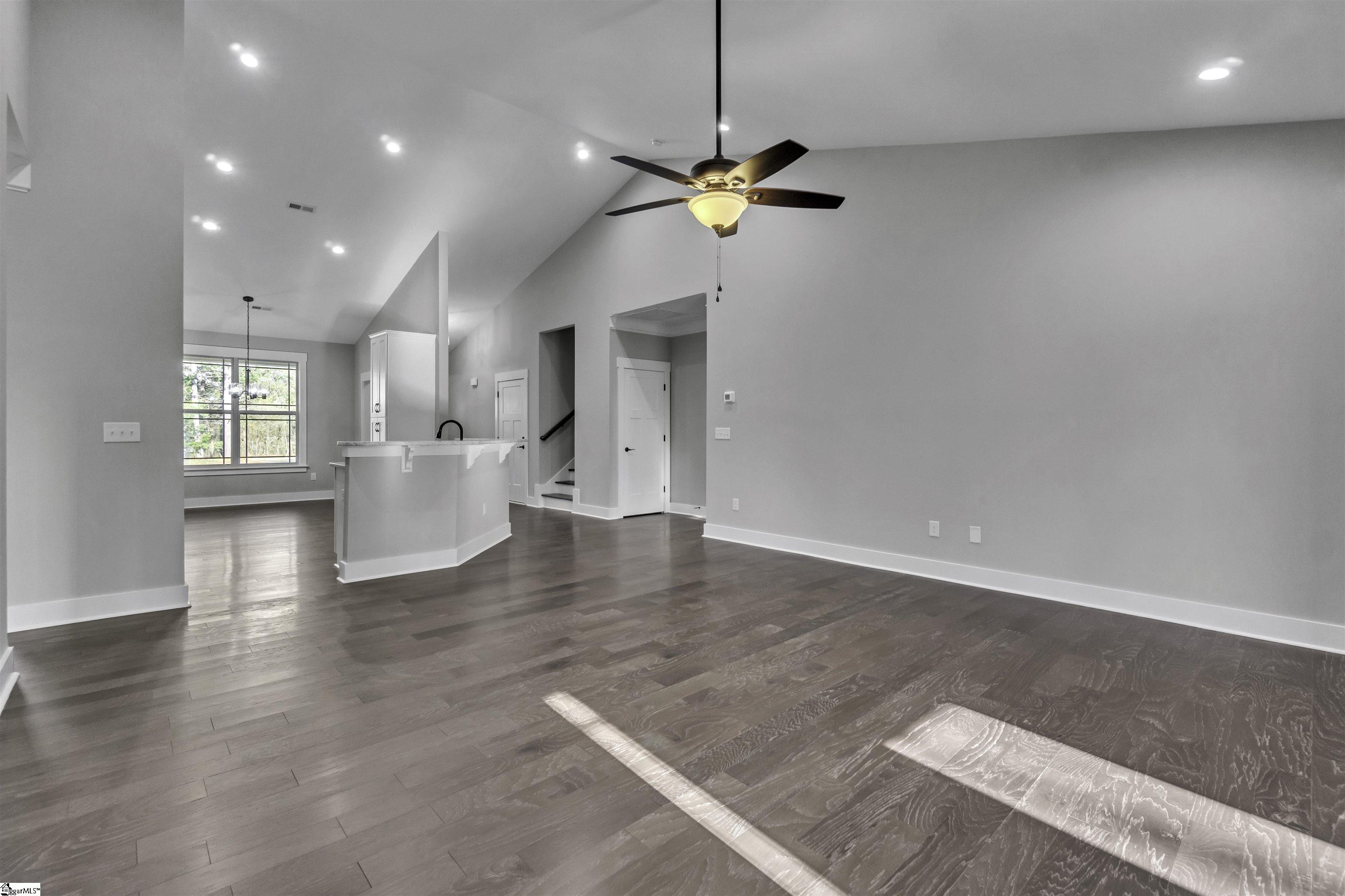 612 Mountain View Road Williamston, SC 29697 - Photo 4 of 25 Gallery Image 4