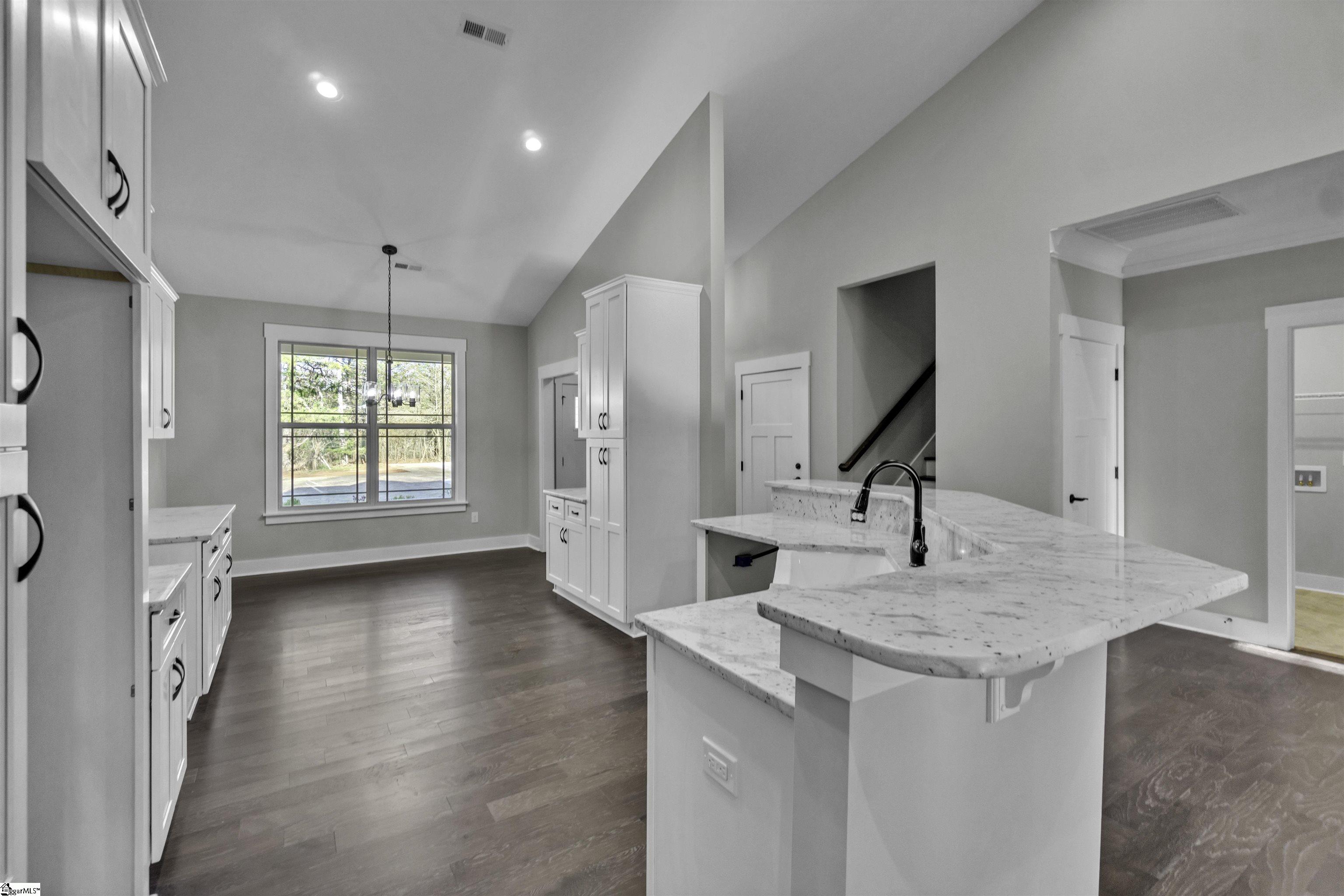 612 Mountain View Road Williamston, SC 29697 - Photo 6 of 25 Gallery Image 6