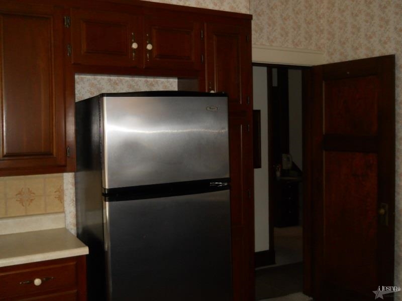 327 Mercer Avenue Decatur, IN 46733 - Photo 5 of 27 Gallery Image 5