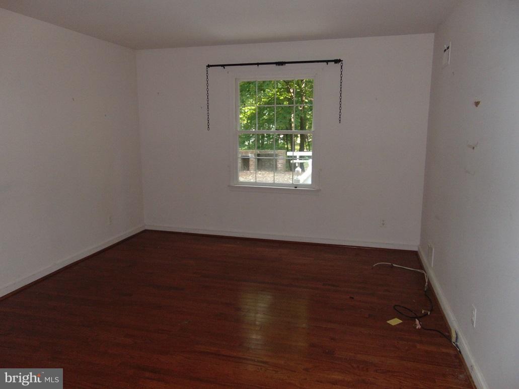 9321 Warfield Road Gaithersburg, MD 20882 - Photo 11 of 18 Bedroom