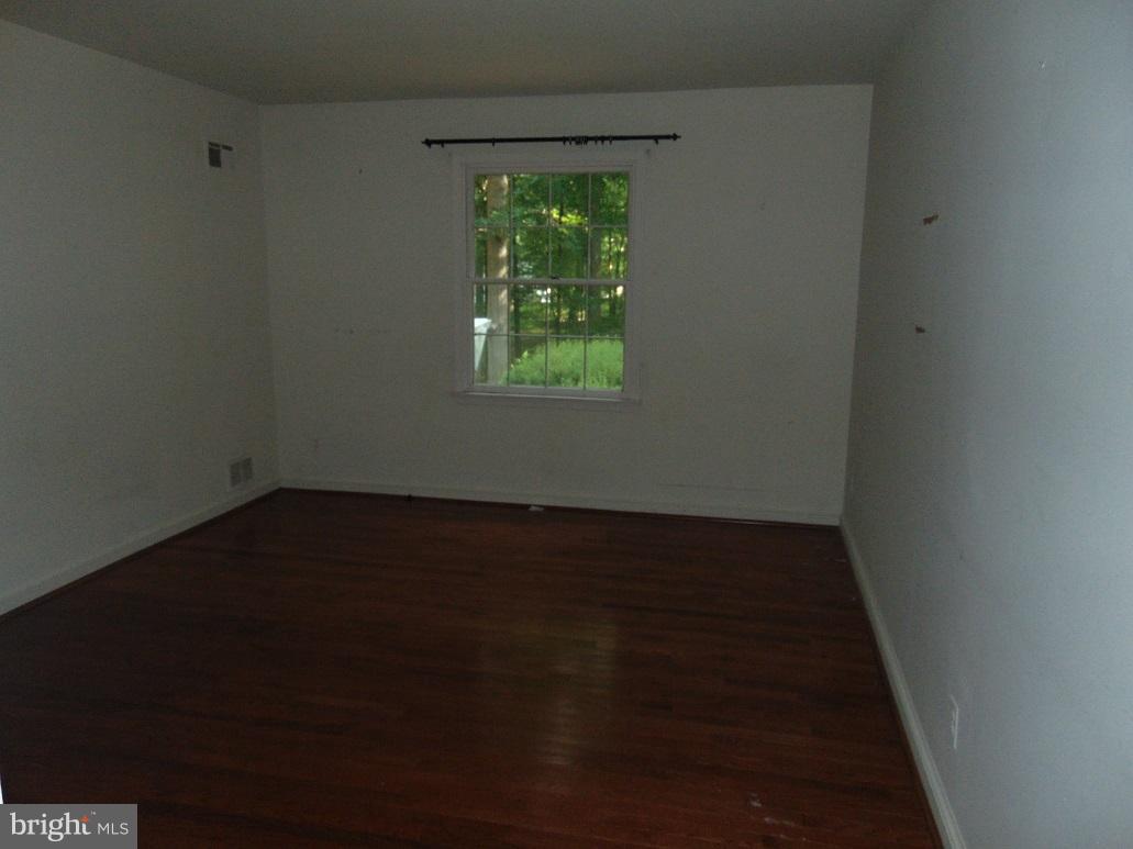 9321 Warfield Road Gaithersburg, MD 20882 - Photo 12 of 18 Bedroom
