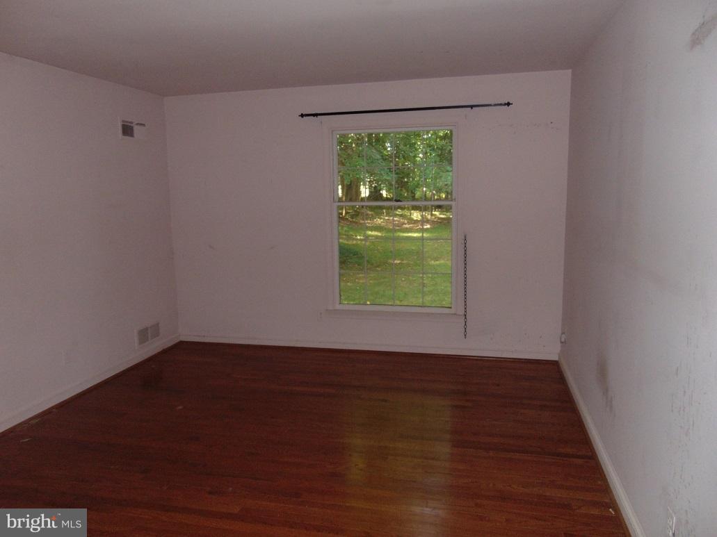 9321 Warfield Road Gaithersburg, MD 20882 - Photo 16 of 18 Bedroom