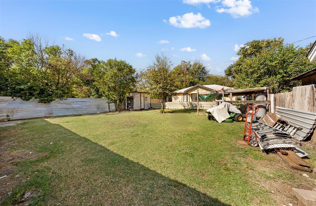2805 Parrott Avenue Waco, TX 76707 - Photo 18 of 19 View of front facade featuring a porch and a shingled roof