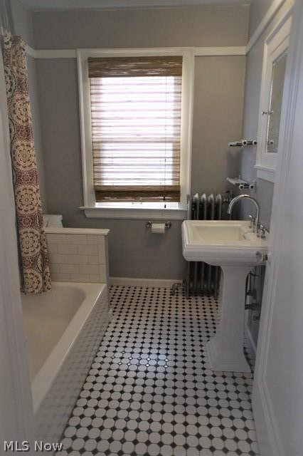 3353 Altamont Road Cleveland, OH 44118 - Photo 15 of 25 second floor main bath