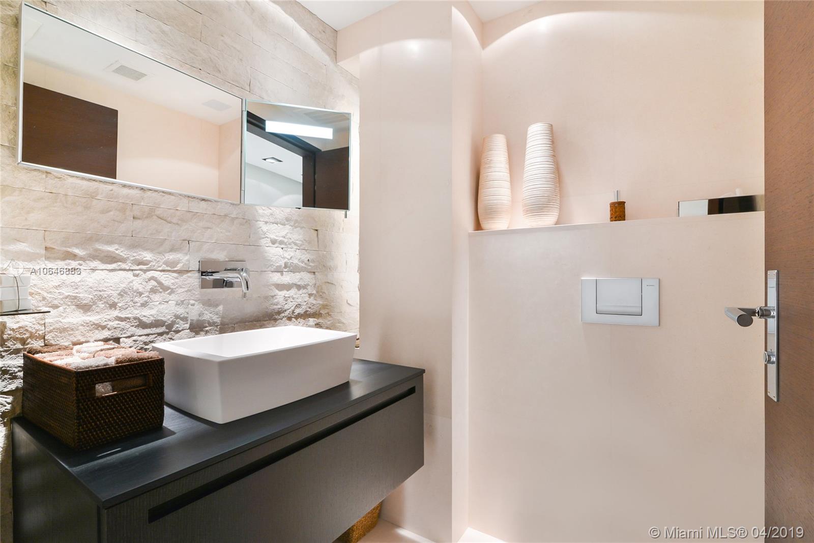 21200 Point Place Aventura, FL 33180 - Photo 31 of 35 POWDER ROOM