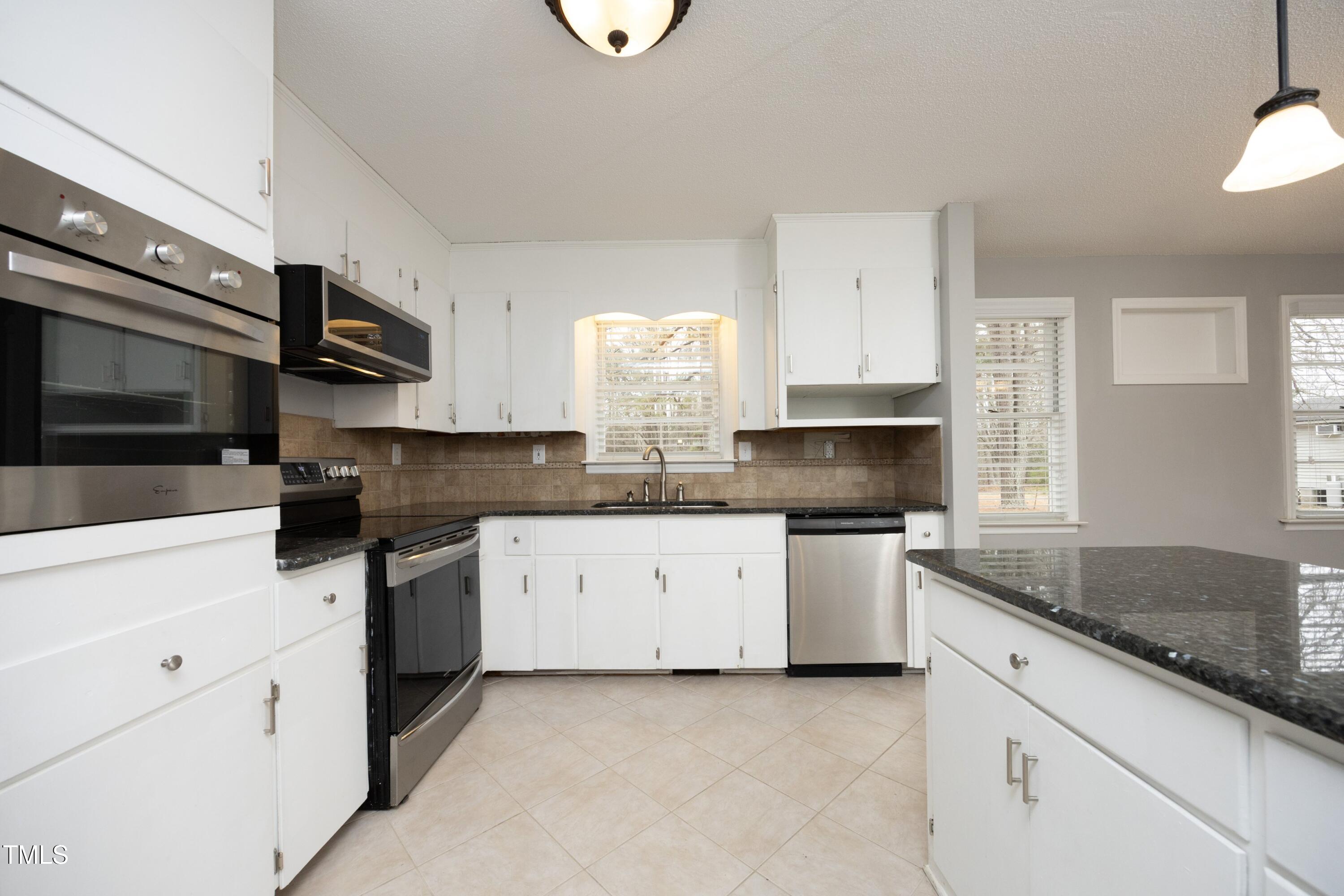 4713 Zebulon Road Zebulon, NC 27597 - Photo 12 of 37 Kitchen