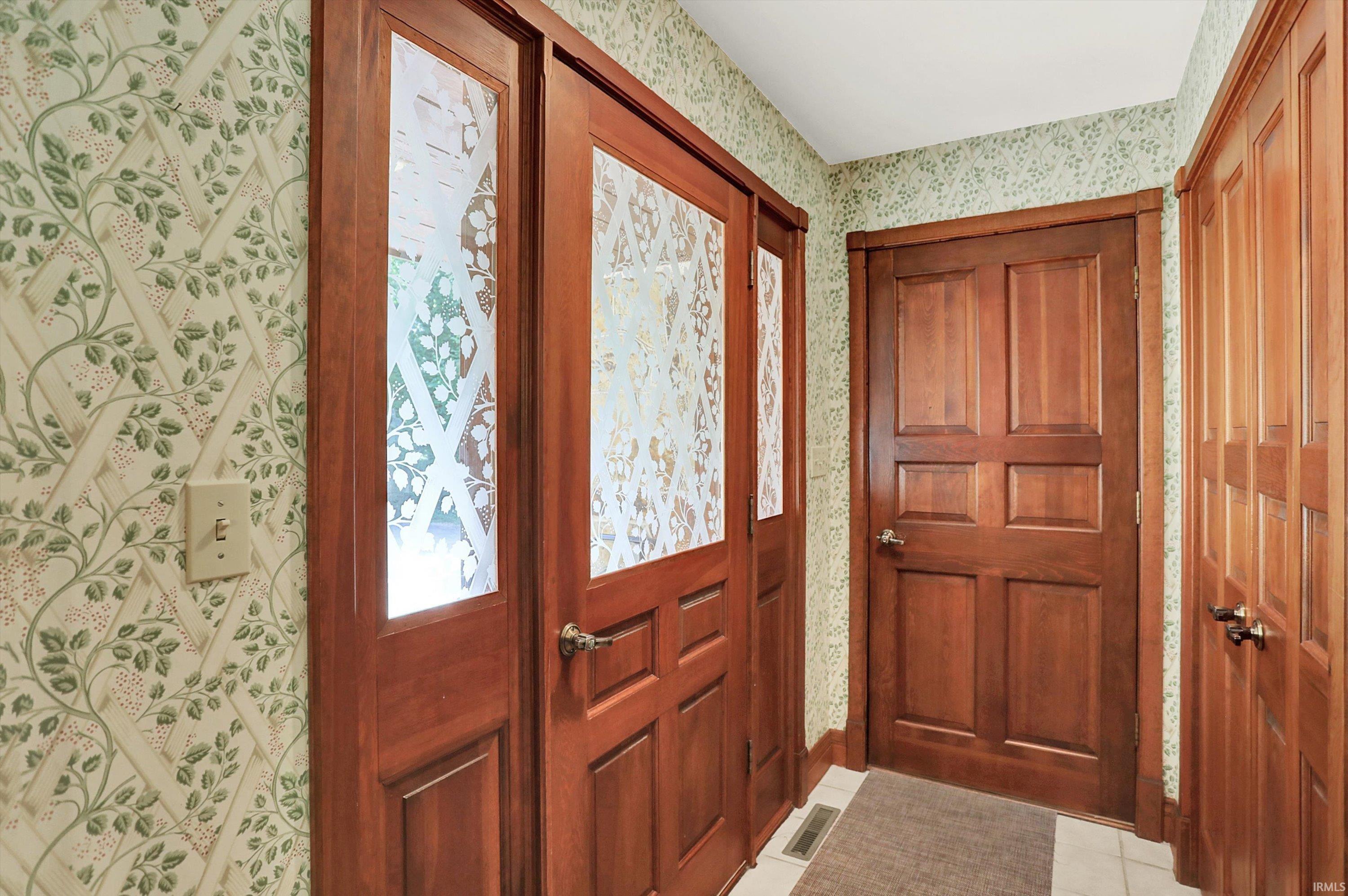 1420 South Valley Forge Road Bloomington, IN 47401 - Photo 3 of 36