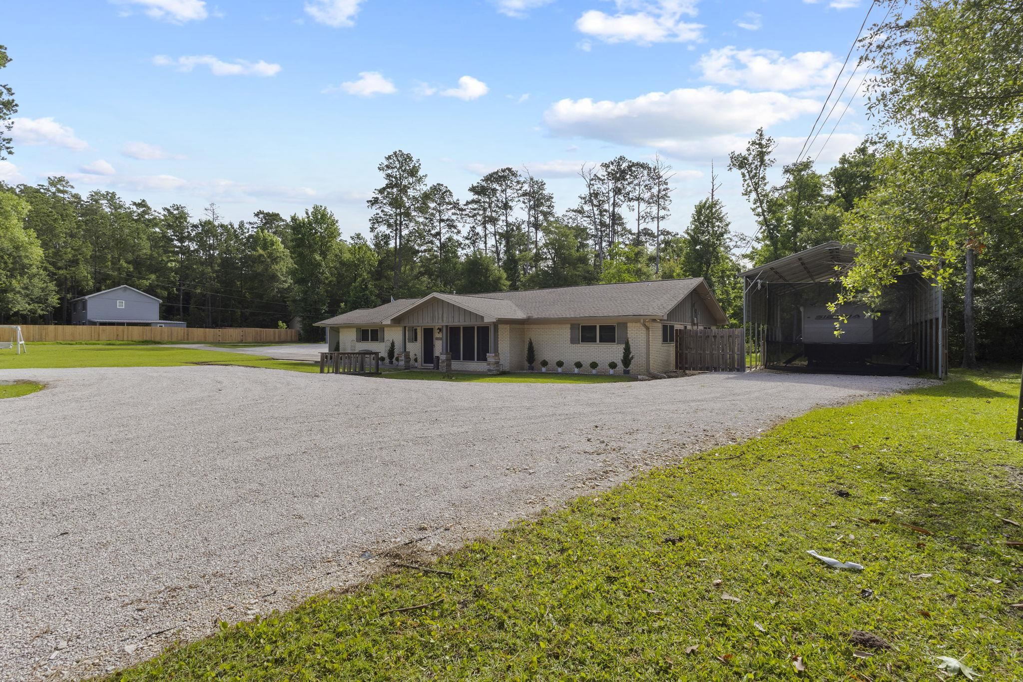 805 Gentry Road Silsbee, TX 77656 - Photo 4 of 34