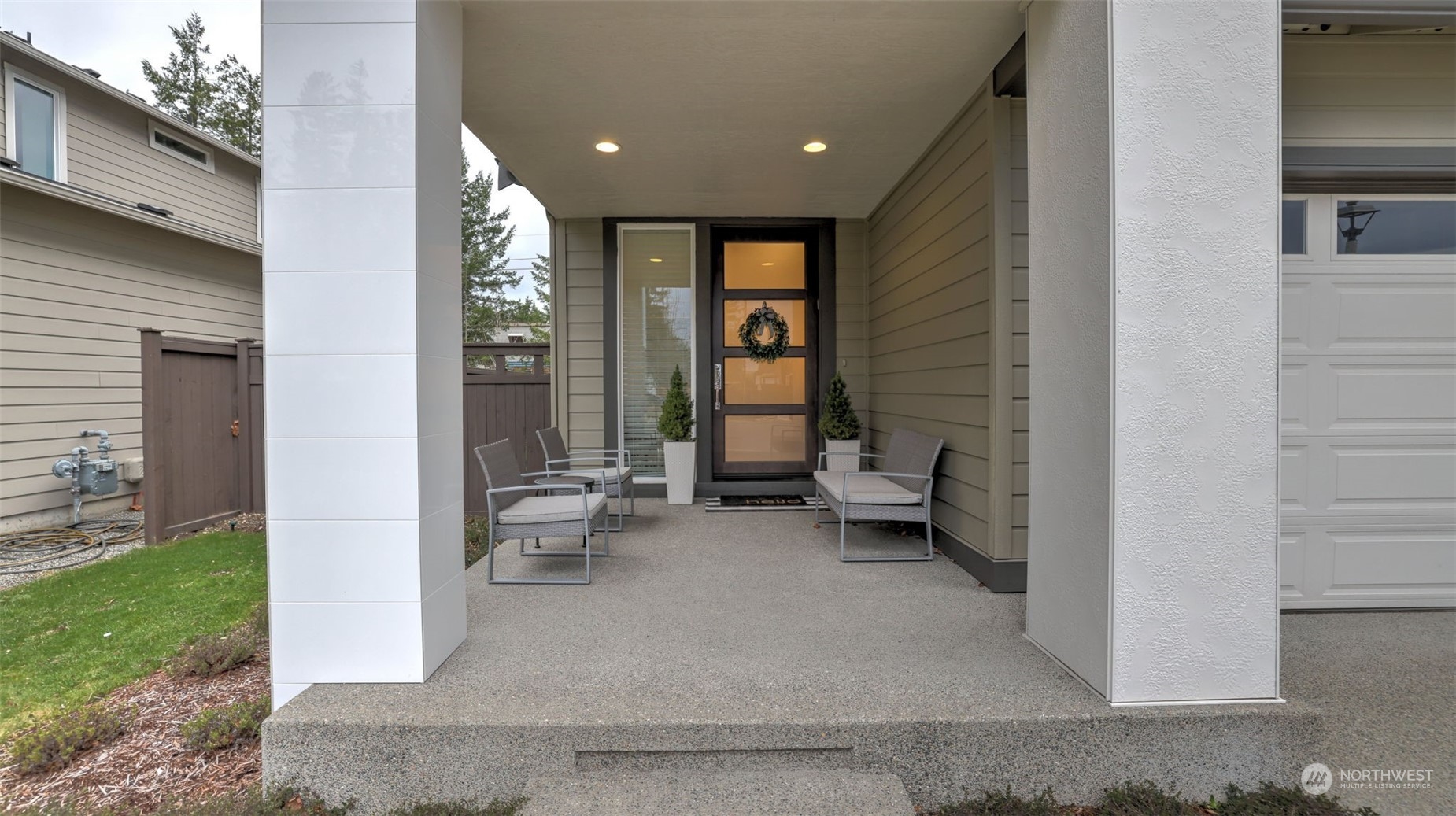 23922 Southeast 258th Way Maple Valley, WA 98038 - Photo 2 of 30