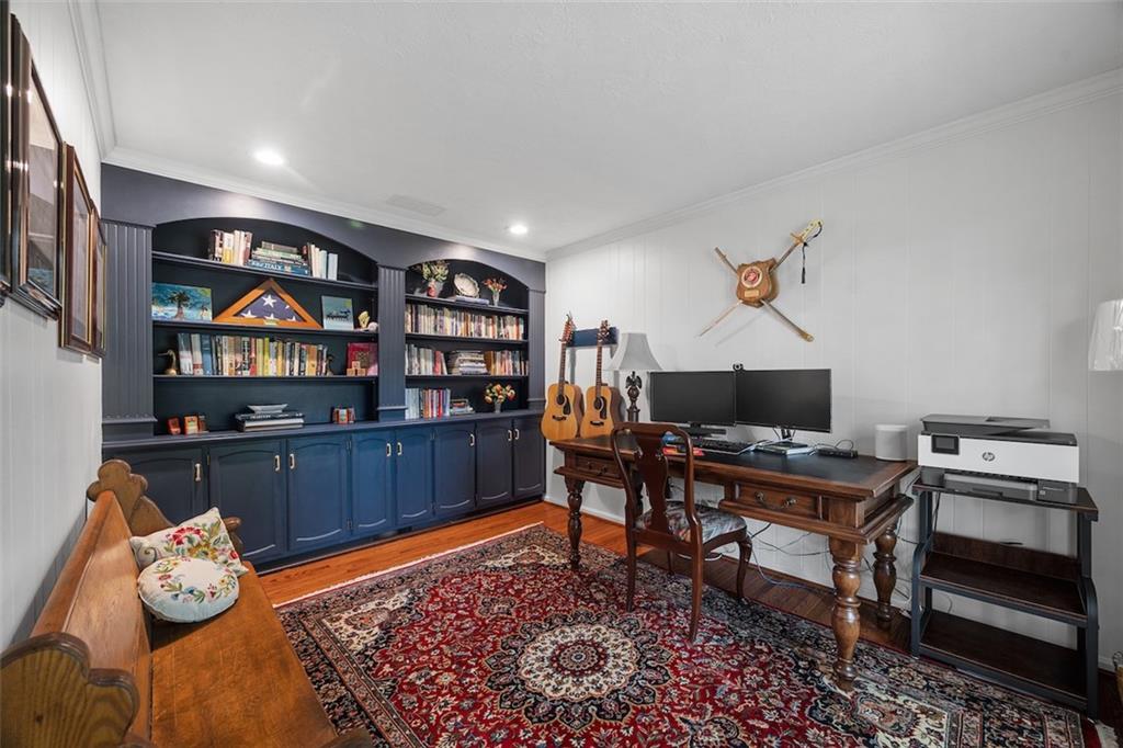 1014 Osage Road Pittsburgh, PA 15243 - Photo 24 of 49 a workspace with furniture and wooden floor