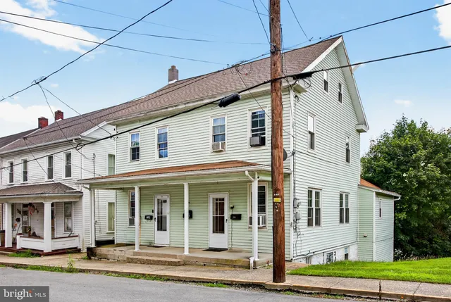 $180,000 | 330 Julian Street, Williamstown, PA 17098