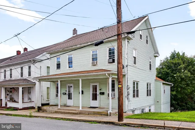 $180,000 | 330 Julian Street, Williamstown, PA 17098