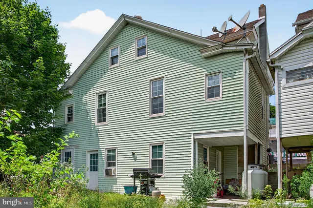 $180,000 | 330 Julian Street, Williamstown, PA 17098