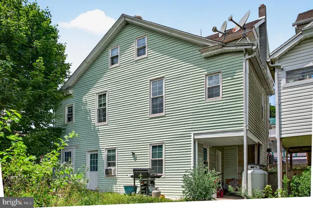 $180,000 | 330 Julian Street, Williamstown, PA 17098