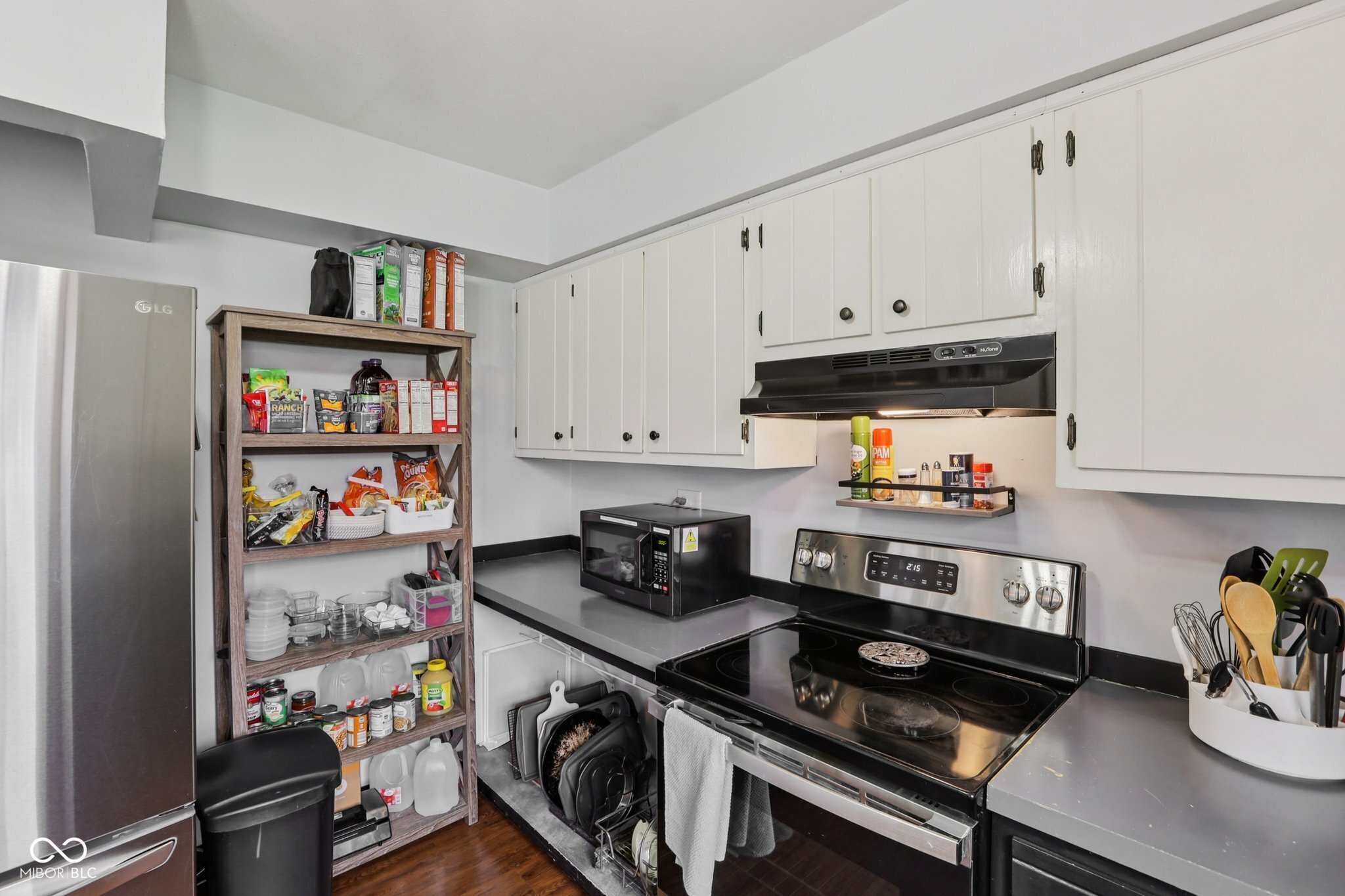 8445 Carthay Circle Fishers, IN 46038 - Photo 15 of 31