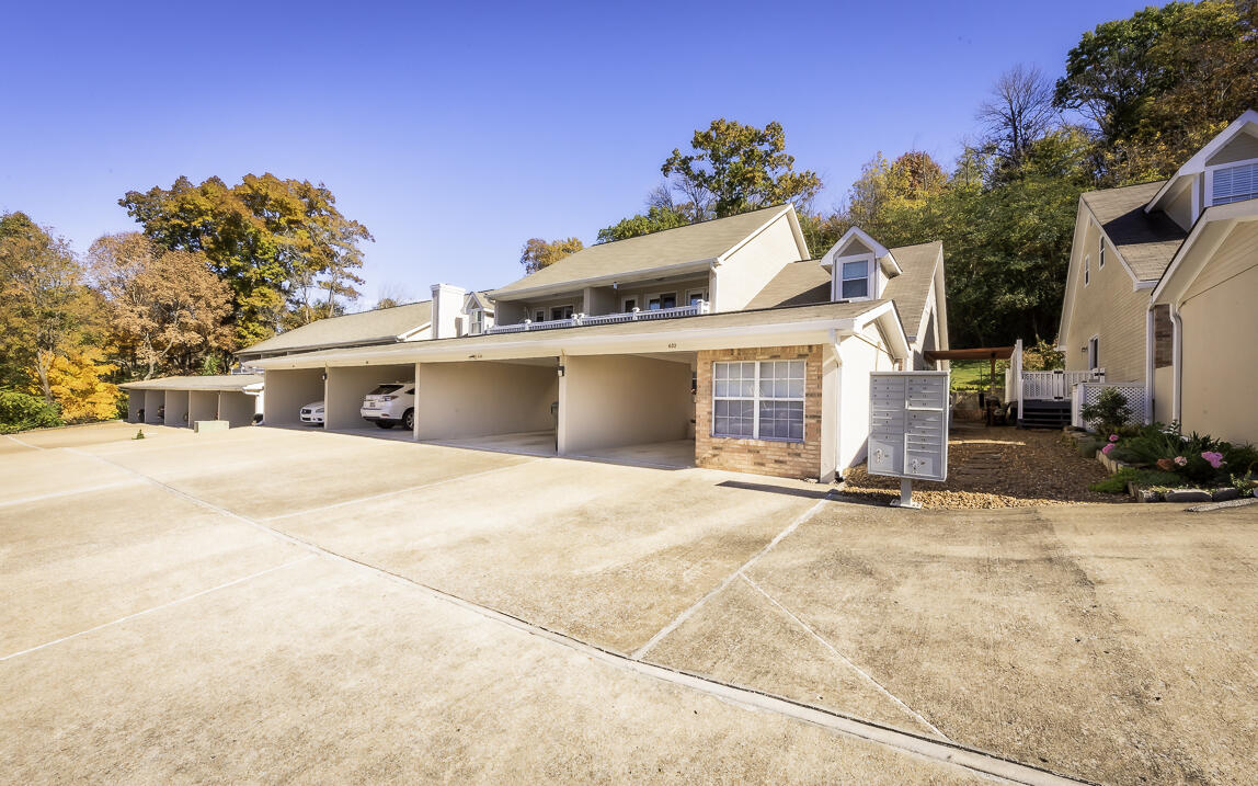 633 Westview Road Chattanooga, TN 37415 - Photo 1 of 18 DSC_5497