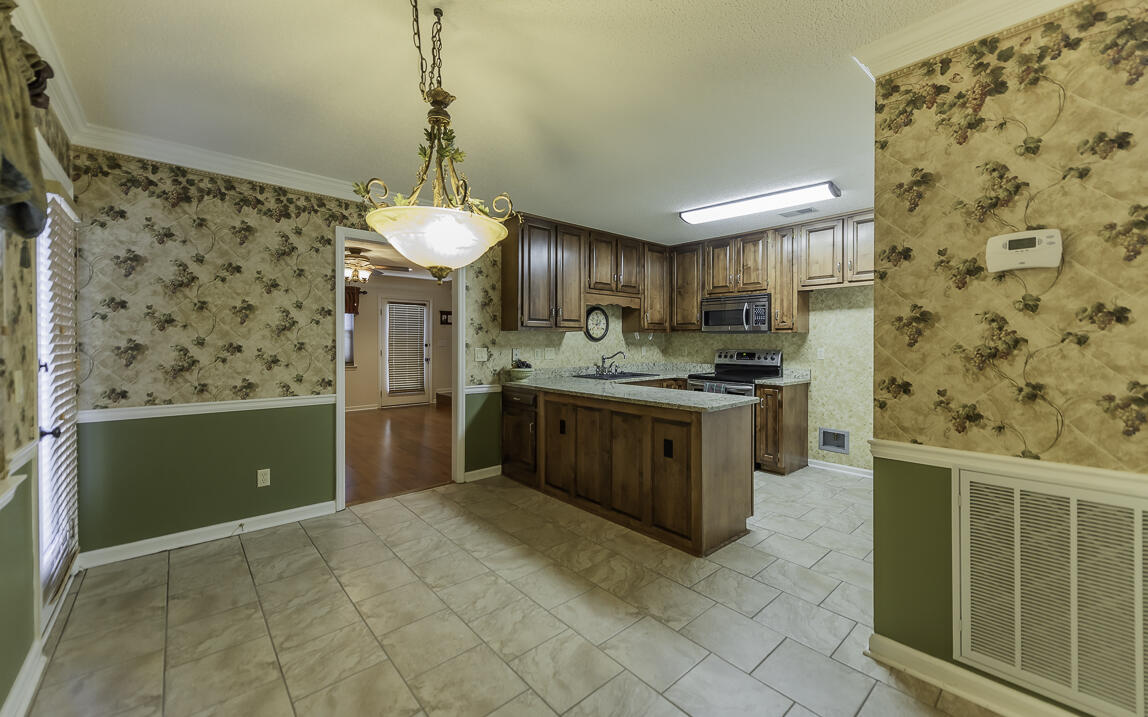 633 Westview Road Chattanooga, TN 37415 - Photo 8 of 18 DSC_5468