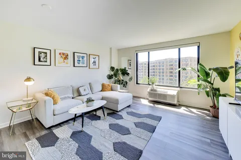 $369,000 | 2501 Calvert Street Northwest, Unit 711, Washington, DC 20008