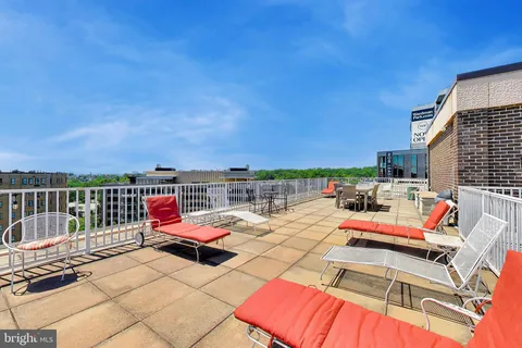 $369,000 | 2501 Calvert Street Northwest, Unit 711, Washington, DC 20008