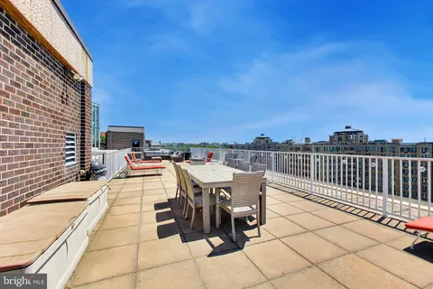 $369,000 | 2501 Calvert Street Northwest, Unit 711, Washington, DC 20008