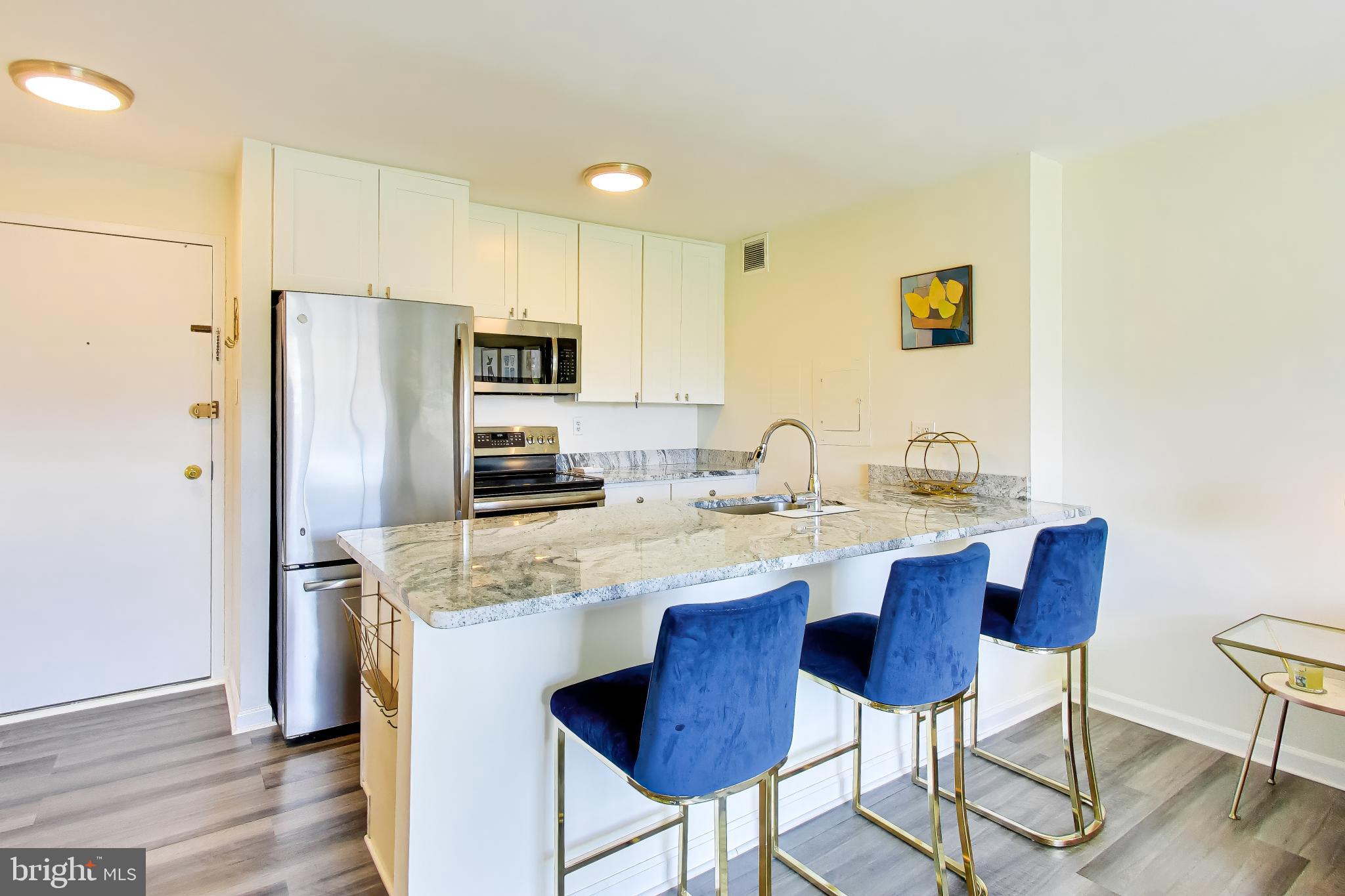 2501 Calvert Street Northwest, Unit 711 Washington, DC 20008 - Photo 5 of 33