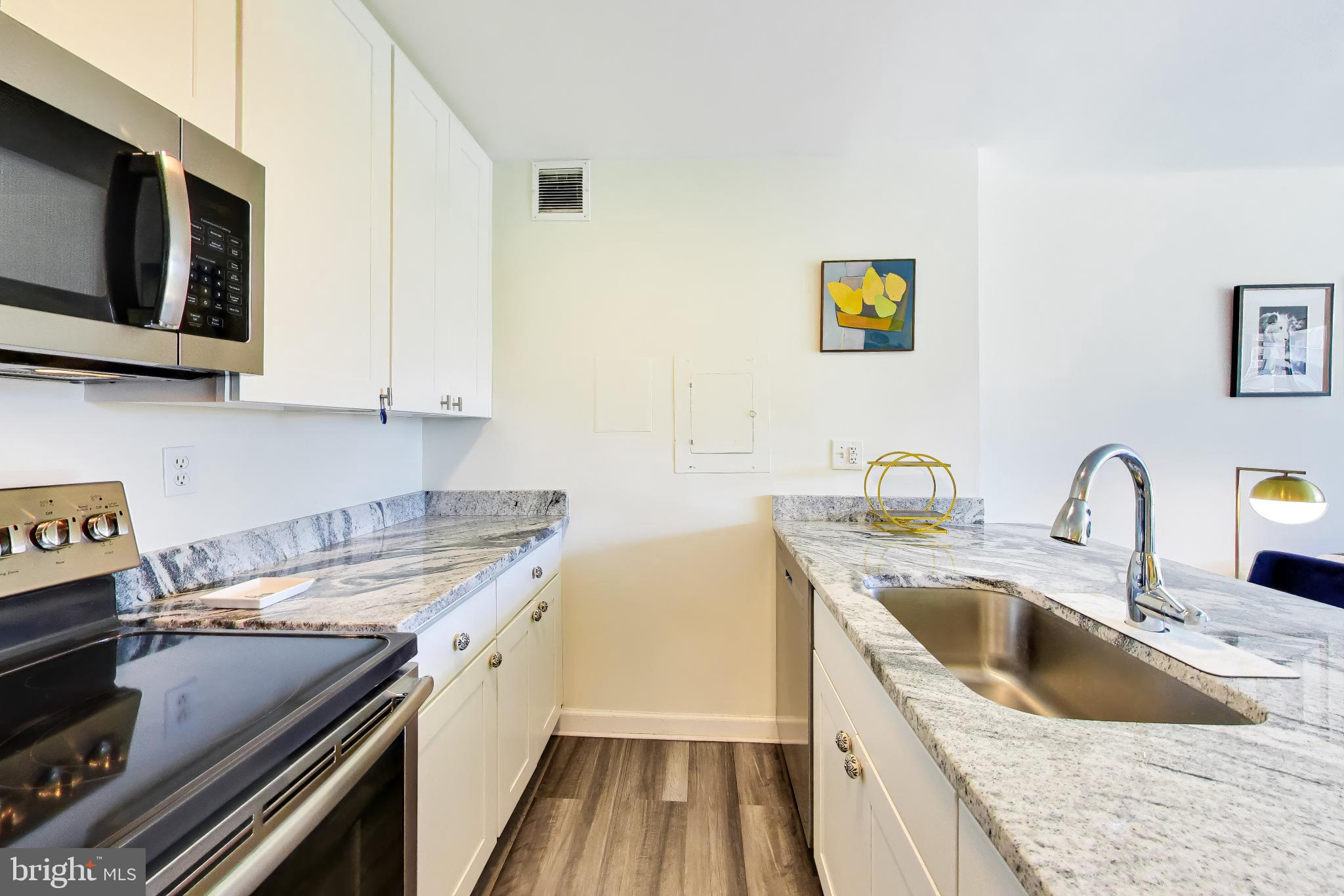 2501 Calvert Street Northwest, Unit 711 Washington, DC 20008 - Photo 6 of 33