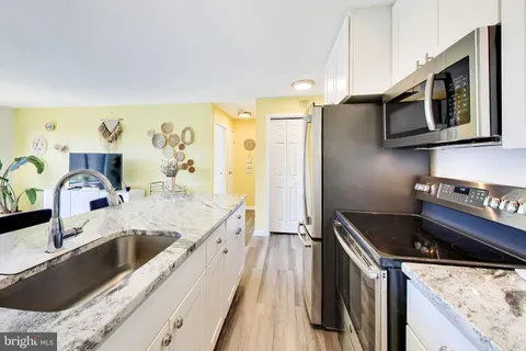 $369,000 | 2501 Calvert Street Northwest, Unit 711, Washington, DC 20008