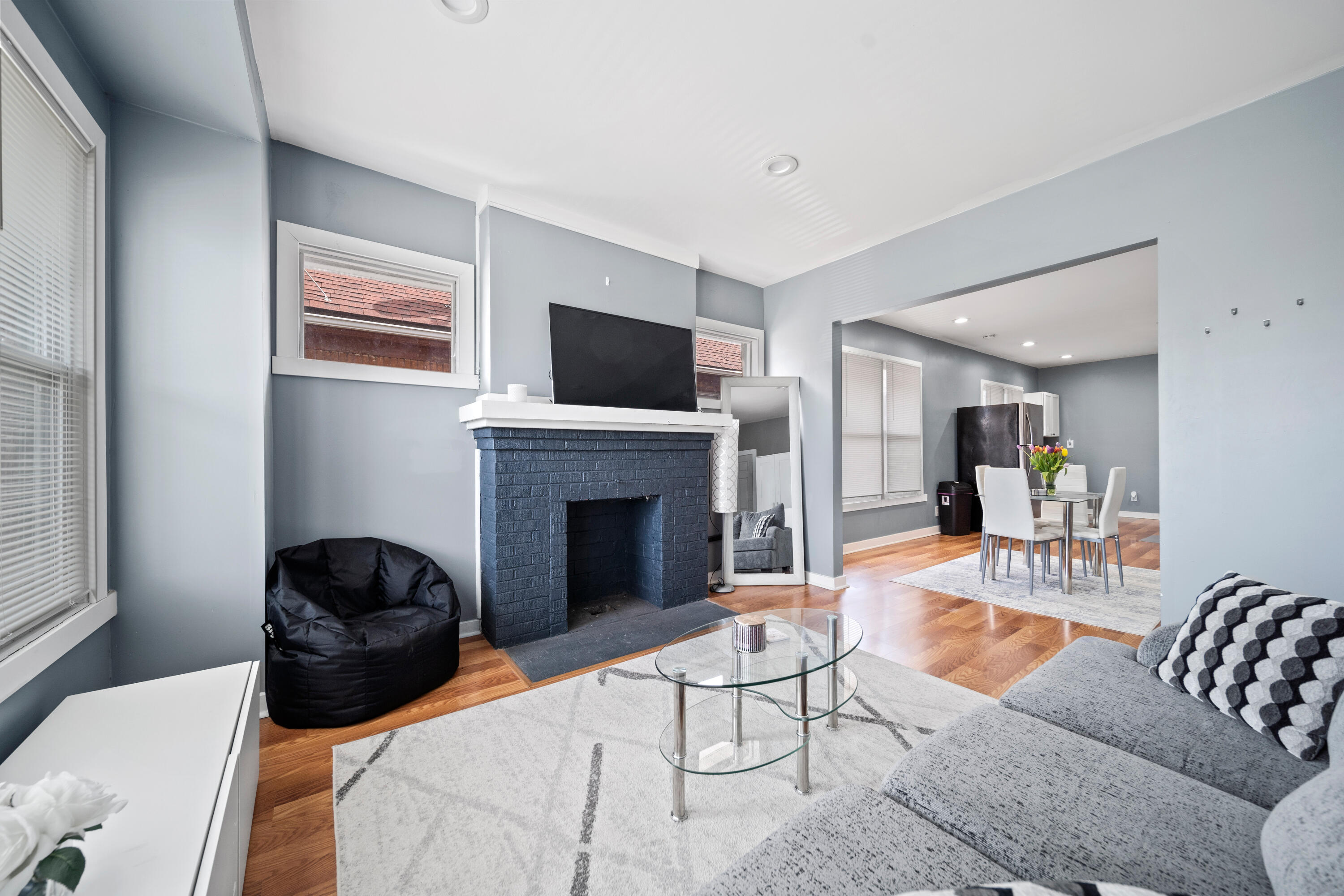 1673 Calvert Avenue Detroit, MI 48206 - Photo 2 of 21 04-DSC02350