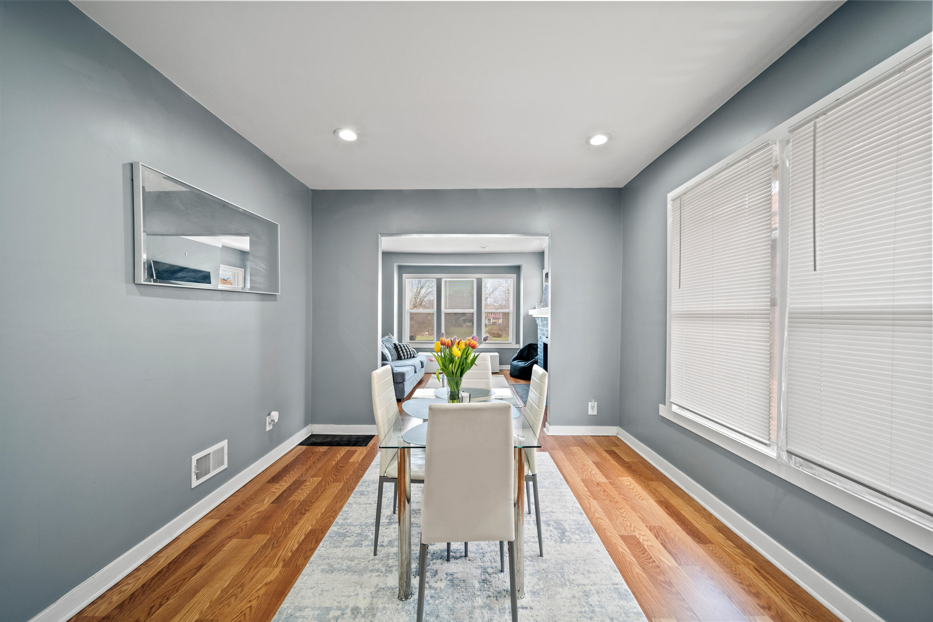 1673 Calvert Avenue Detroit, MI 48206 - Photo 3 of 21 09-DSC02375