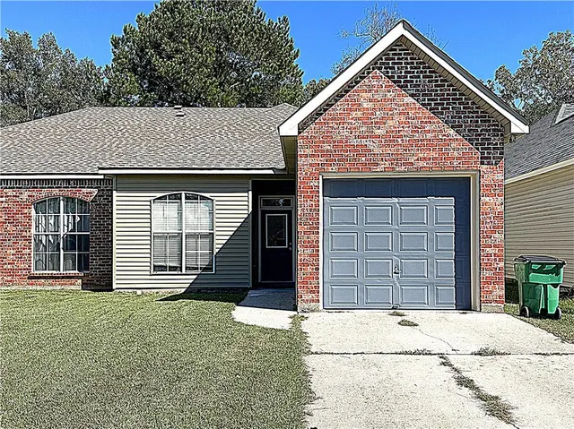 $1,600 | 154 Remmy Court, Mandeville, LA 70448