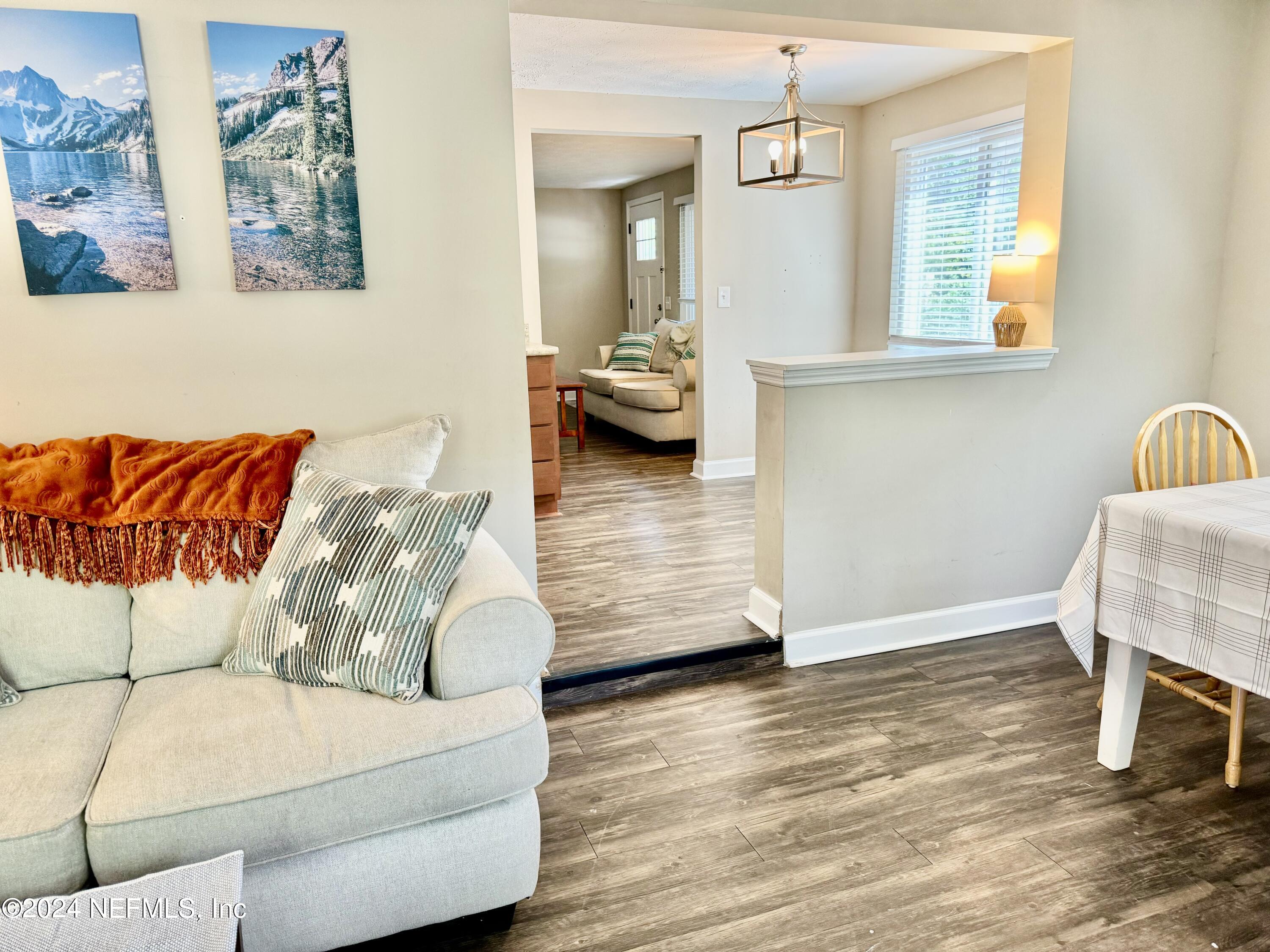 398 Gwinnett Road Orange Park, FL 32073 - Photo 15 of 40 a living room with furniture