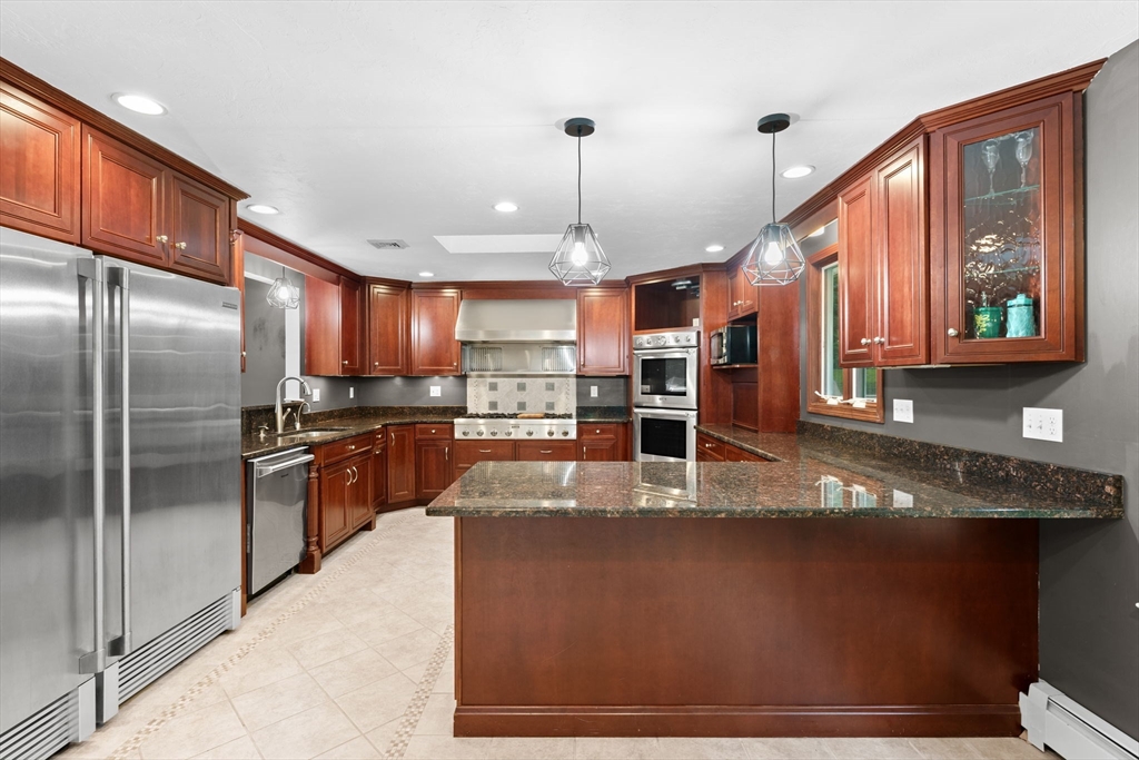 8 Diane Drive Billerica, MA 01821 - Photo 13 of 42