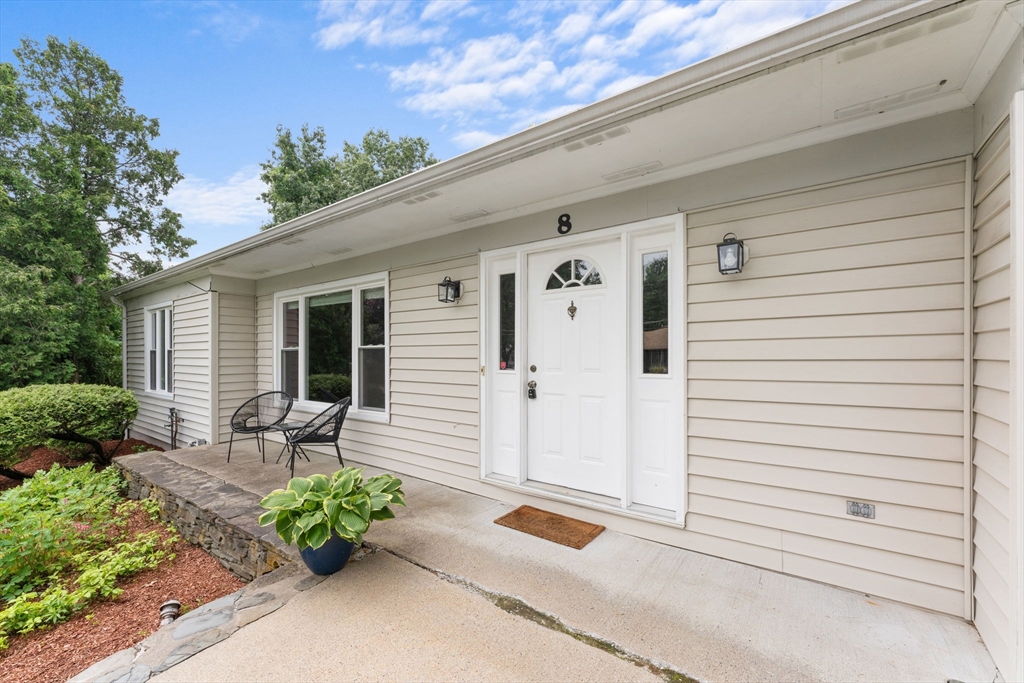 8 Diane Drive Billerica, MA 01821 - Photo 3 of 42