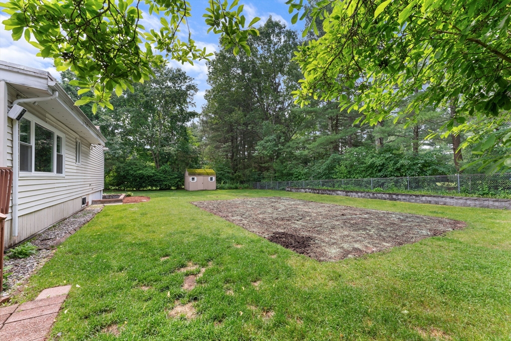 8 Diane Drive Billerica, MA 01821 - Photo 37 of 42