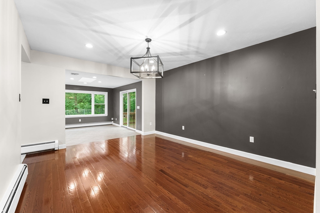 8 Diane Drive Billerica, MA 01821 - Photo 7 of 42