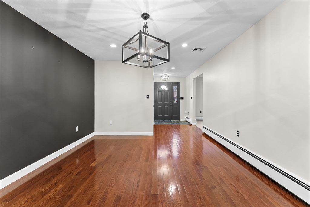 8 Diane Drive Billerica, MA 01821 - Photo 9 of 42