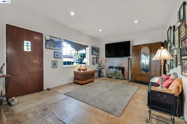 $1,295,000 | 1177 Thiel Road, Hayward, CA 94544