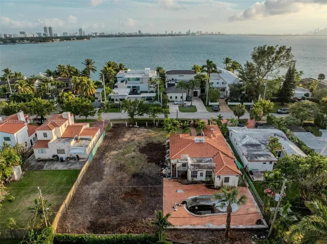 $1,270,000 | 1785 Bay Drive, Miami Beach, FL 33141